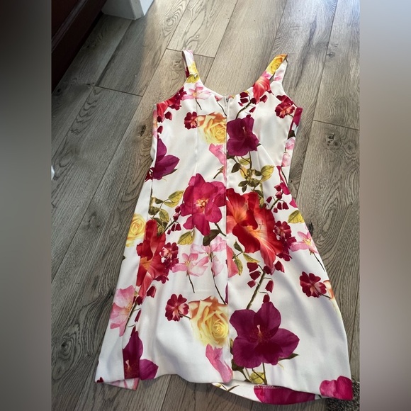 Floral Sleeveless Dress - Picture 3 of 3